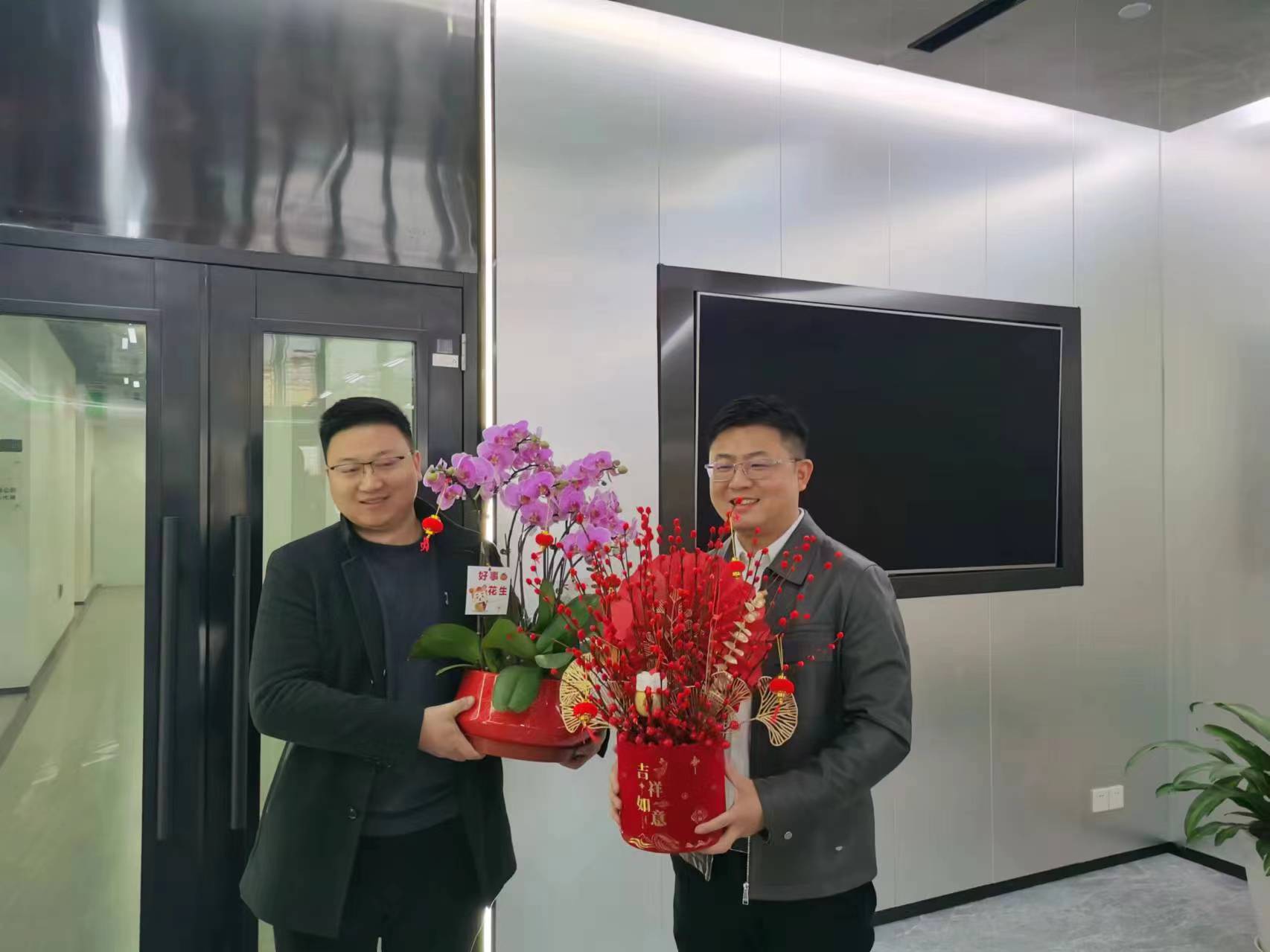 上海邁維動(dòng)漫科技有限公司喜迎新年喬遷之喜：立足新起點(diǎn)，開啟新征程！(圖3)